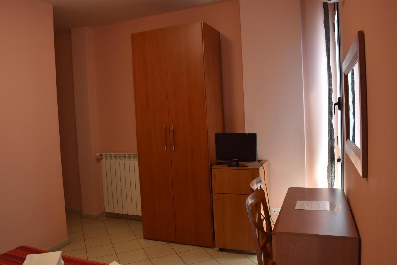 Hotel La Dea Pisa Exterior foto